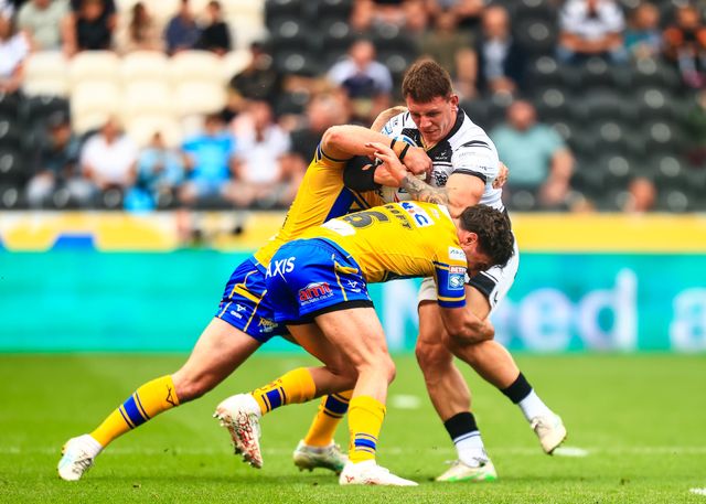 Jordan Lane of Hull FC is tackled by Brodie Croft of Leeds Rhinos during the Betfred Super League Round 24 match Hull FC vs Leeds Rhinos at MKM Stadium, Hull, United Kingdom, 30th August 2025

(Photo by Richard Bierton/News Images)