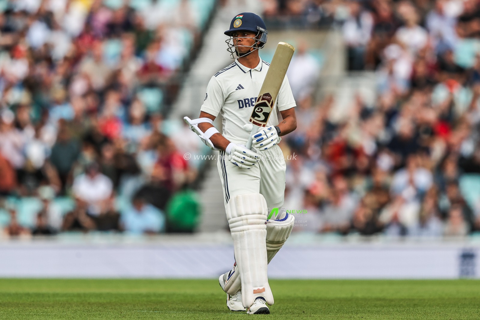 Yashasvi Jaiswal of India leaves the field of play after being bowled out LBW by Gus Atkinson of England during the Rothesay 5th Rothesay Test Day 1 Match England v India at The Kia Oval, London, United Kingdom, 31st July 2025

(Photo by Alfie Cosgrove/News Images)