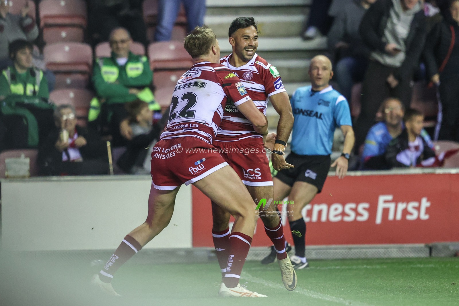 Bevan French of Wigan Warriors celebrates his try during the Betfred Super League Semi-Finals match Wigan Warriors vs Leigh Leopards at The Brick Community Stadium, Wigan, United Kingdom, 5th October 2024

(Photo by Alfie Cosgrove/News Images)