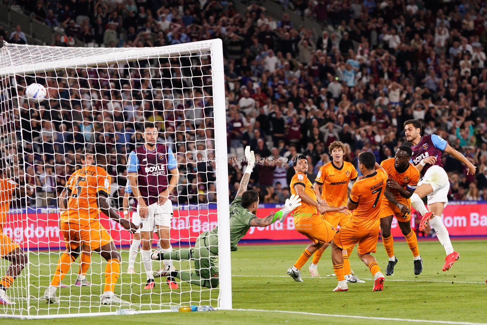 Sky Bet Championship: West Ham United v Wolverhampton Wanderers