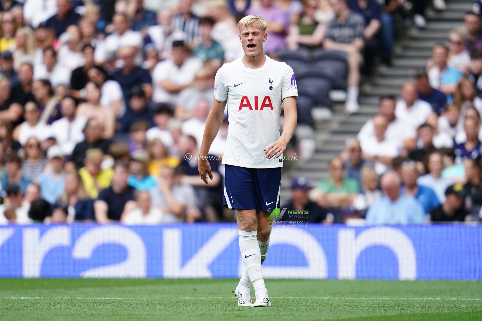 Jan Van Hecke of Tottenham Hotspur during the pre-season friendly match Tottenham Hotspur vs Hoffenheim at Tottenham Hotspur Stadium, London, United Kingdom on 15 August 2026

(Photo by Harvey Murphy/News Images)