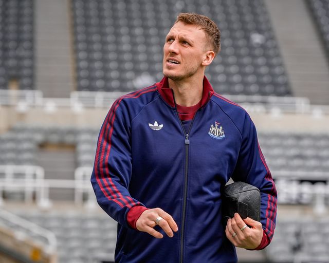 Dan Burn of Newcastle United arrives at the stadium prior to kick off during the Premier League match Newcastle Untied vs Everton at St. James's Park, Newcastle, United Kingdom on 28 February 2026

(Photo by Maynard Manyowa/News Images)