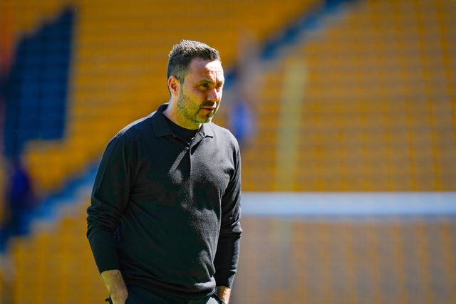 Roberto De Zerbi manager of Tottenham Hotspur inspects the pitch prior to kick off during the Premier League match Wolverhampton Wanderers vs Tottenham Hotspur at Molineux, Wolverhampton, United Kingdom on 25 April 2026

(Photo by Maynard Manyowa/News Images)