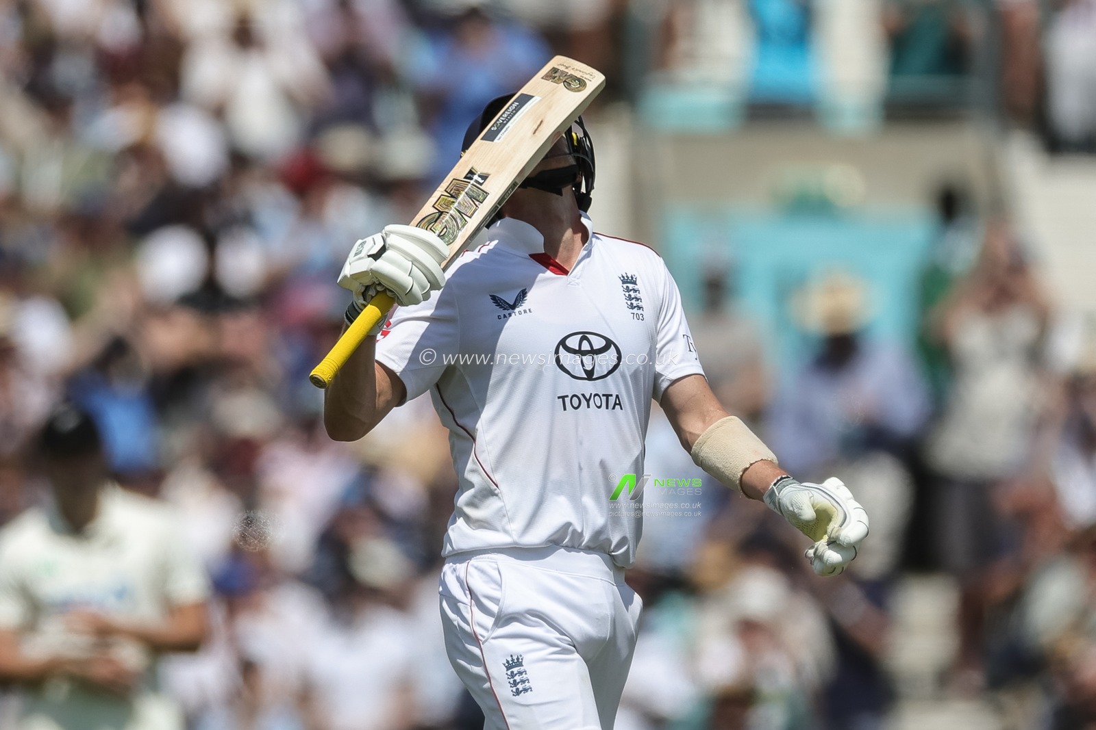 Matthew Fisher of England celebrates a half century during the 2nd Rothesay Test Match Day 3 match England vs New Zealand at The Kia Oval, London, United Kingdom on 19 June 2026

(Photo by Mark Cosgrove/News Images)