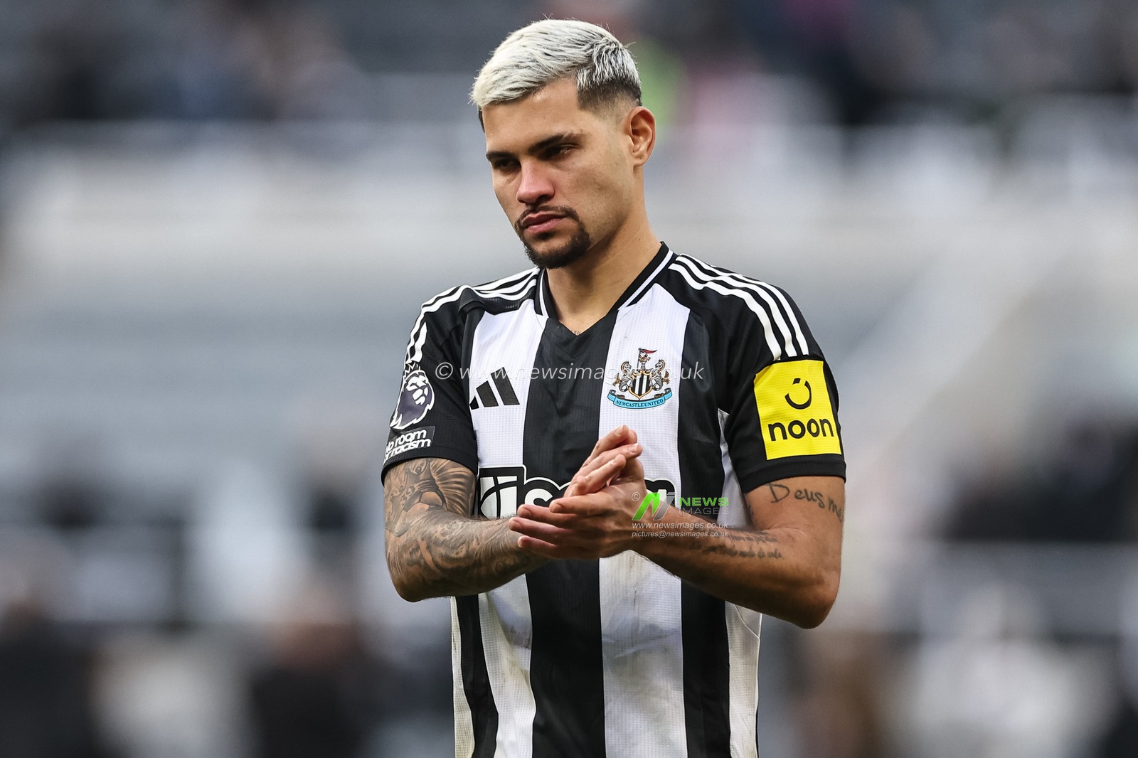 Bruno GuimarÃ£es of Newcastle United applauds the fans after the final whistle during the Premier League match Newcastle United vs Bournemouth at St. James's Park, Newcastle, United Kingdom, 18th January 2025

(Photo by Mark Cosgrove/News Images)