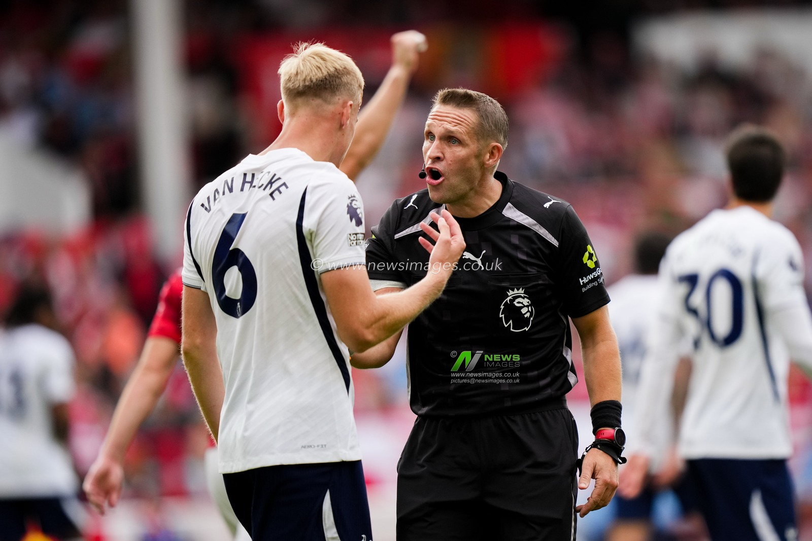 Referee Craig Pawson speaks to Jan Paul van Hecke of Tottenham Hotspur during the Premier League match Nottingham Forest vs Tottenham Hotspur at City Ground, Nottingham, United Kingdom on 05 September 2026

(Photo by Maynard Manyowa/News Images)