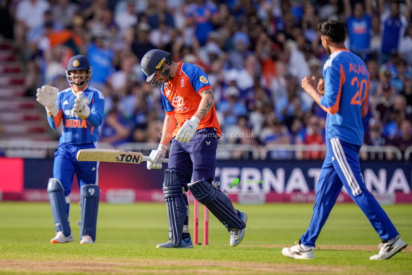 Phil Salt of England walks off dejected after being dismissed during the Third Vitality T20 International match England vs India at Trent Bridge, Nottingham, United Kingdom on 07 July 2026

(Photo by Maynard Manyowa/News Images)