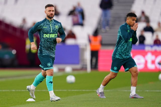 Adam Armstrong of Wolverhampton Wanderers warming up during the Premier League match West Ham United vs Wolverhampton Wanderers at London Stadium, London, United Kingdom on 10 April 2026

(Photo by Harvey Murphy/News Images)