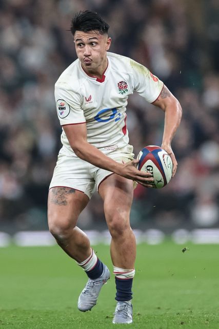 Marcus Smith of England with the ball during the Quilter Nations Series 2025 match England vs Fiji at Allianz Stadium, Twickenham, United Kingdom, 8th November 2025

(Photo by Mark Cosgrove/News Images)

*** GER AUT SUI OUT ***