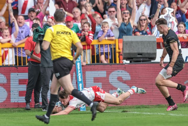 Tom Davies of Hull KR goes over for a try during the Betfred Super League Round 25 match Hull KR vs Hull FC at Sewell Group Craven Park, Kingston upon Hull, United Kingdom, 7th September 2025

(Photo by Mark Cosgrove/News Images)
