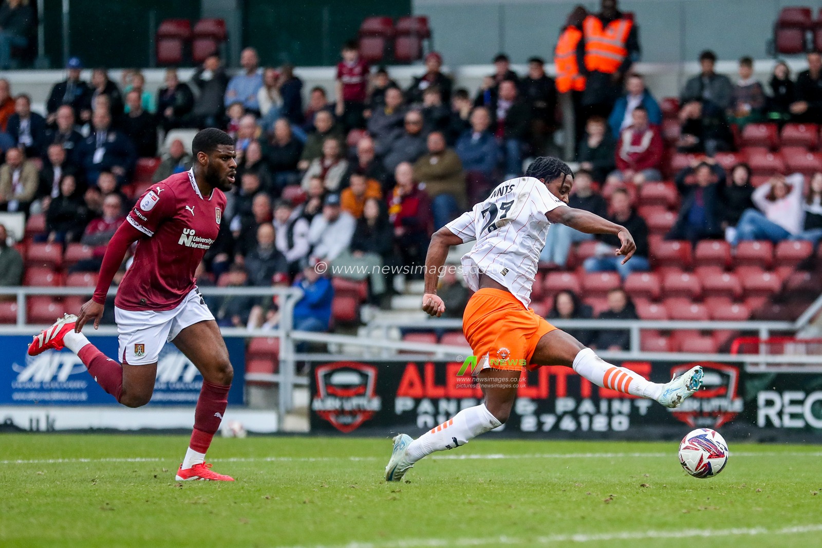 Niall Ennis of Blackpool scores to make it 0-2 during the Sky Bet League 1 match Northampton Town vs Blackpool at Sixfields Stadium, Northampton, United Kingdom, 22nd March 2025

(Photo by Izzy Poles/News Images)