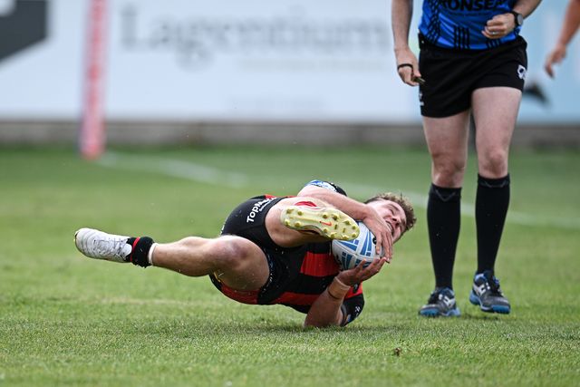 Leon Hayes of Warrington Wolves makes a try during the Betfred Super League round 21 match Castleford Tigers vs Warrington Wolves at OneBore Stadium, Castleford, Untied Kingdom on 01 August 2026

(Photo by Ben Roberts/News Images)

