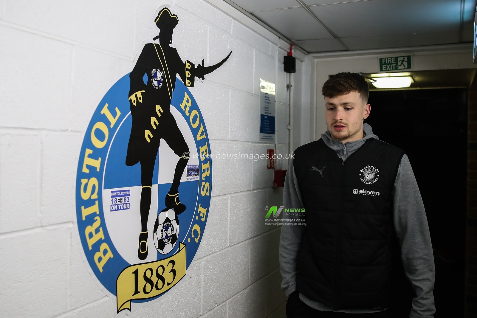 Zac Ashworth of Blackpool arrives ahead of the Sky Bet League 1 match Bristol Rovers vs Blackpool at Memorial Stadium, Bristol, United Kingdom, 26th November 2024

(Photo by Gareth Evans/News Images)