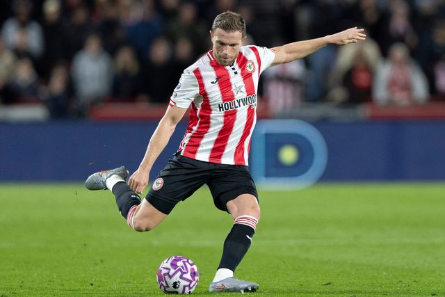 Jordan Henderson of Brentford during the Premier League match Brentford vs Liverpool at The Gtech Community Stadium, London, United Kingdom, 25th October 2025

(Photo by Ian Stephen/News Images)