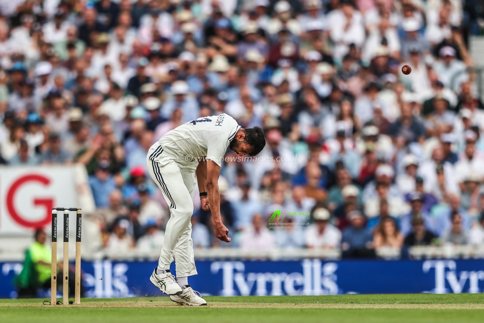 Prasidh Krishna of India delivers the ball during the 5th Rothesay Test Match Day 2 England v India at The Kia Oval, London, United Kingdom, 1st August 2025

(Photo by Alfie Cosgrove/News Images)