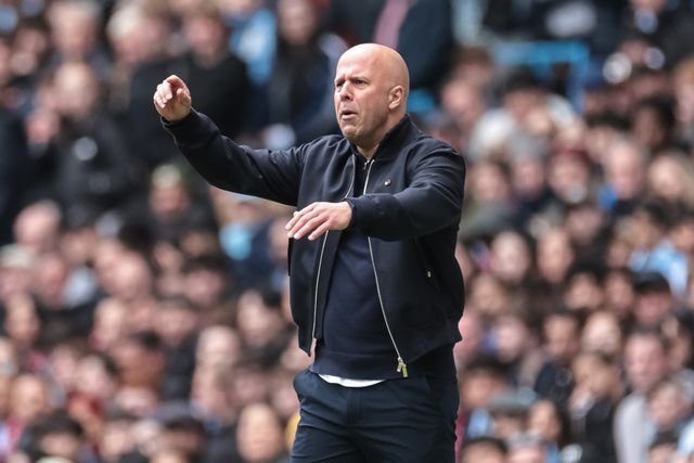 Arne Slot manager of Liverpool reacts in the technical area during the Emirates FA Cup Quarter-Final match Manchester City vs Liverpool at Etihad Stadium, Manchester, United Kingdom on 04 April 2026

(Photo by Mark Cosgrove/News Images)