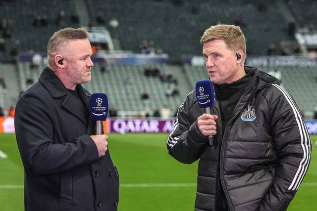 Eddie Howe manager of Newcastle United speaks to Wayne Rooney ahead of the UEFA Champions League Last 16 match Newcastle Untied vs Barcelona at St. James's Park, Newcastle, United Kingdom on 10 March 2026

(Photo by Mark Cosgrove/News Images)