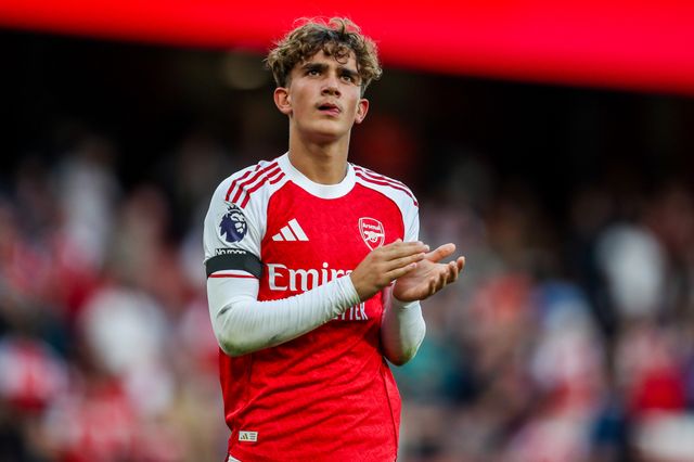 Max Robert Dowman of Arsenal acknowledges the fans after the teams victory following the Premier League match Arsenal vs Leeds United at Emirates Stadium, London, United Kingdom, 23rd August 2025

(Photo by Izzy Poles/News Images)