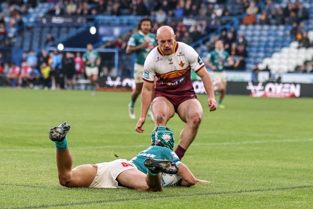 Harry Robertson of St Helens goes over for a try during the Betfred Super League round 11 match Huddersfield Giants vs St Helens at Accu Stadium, Huddersfield, United Kingdom on 14 May 2026

(Photo by Alfie Cosgrove/News Images)