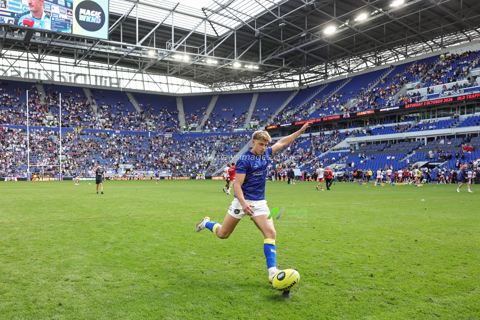 Ewan Irwin of Warrington Wolves in the pre-game warm up during the Betfred Super League Magic Weekend match Leigh Leopards vs Warrington Wolves at Hill Dickinson Stadium, Liverpool, United Kingdom on 04 July 2026

(Photo by Mark Cosgrove/News Images)