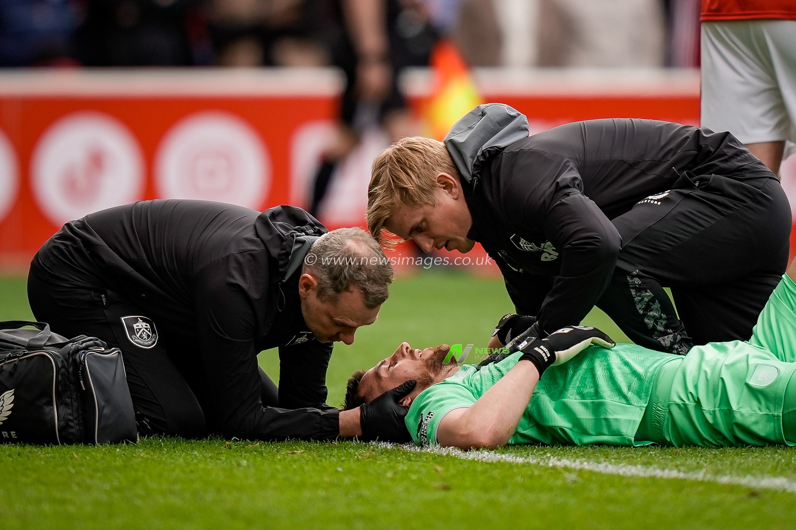 Burnley goalkeeper Martin Dubravka receives treatment during the Premier League match Nottingham Forest vs Burnley at City Ground, Nottingham, United Kingdom on 19 April 2026

(Photo by Maynard Manyowa/News Images)