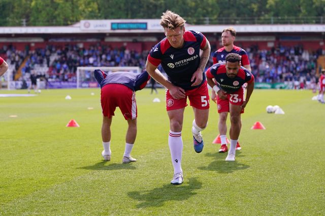 Carl Piergianni of Stevenage warming up ahead of kick off during the Sky Bet League One Playoffs Semi-Final match Stevenage vs Stockport County at Lamex Stadium, Stevenage, United Kingdom on 09 May 2026

(Photo by Harvey Murphy/News Images)