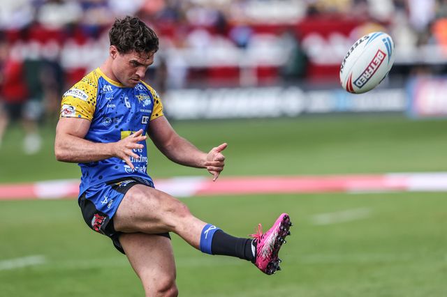 Brodie Croft of Leeds Rhinos during pre-game warm up during the Betfred Super League round 17 match Hull KR vs Leeds Rhinos at Sewell Group Craven Park, Kingston upon Hull, United Kingdom, 6th July 2025

(Photo by Alfie Cosgrove/News Images)
