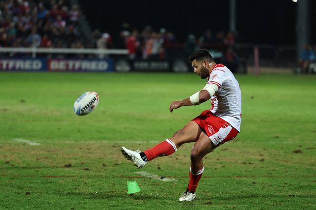 Rhyse Martin of Hull KR scores a penalty to make it 2-0 during the Betfred Super League Round 24 match Hull KR vs St Helens at Sewell Group Craven Park, Kingston upon Hull, United Kingdom, 29th August 2025

(Photo by Mark Cosgrove/News Images)