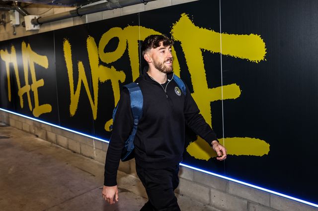 Matty Ashton of Warrington Wolves arrives during the Betfred Challenge Cup Quarter Final match Warrington Wolves vs Leigh Leopards at The Halliwell Jones Stadium, Warrington, United Kingdom on 11 April 2026

(Photo by Alfie Cosgrove/News Images)