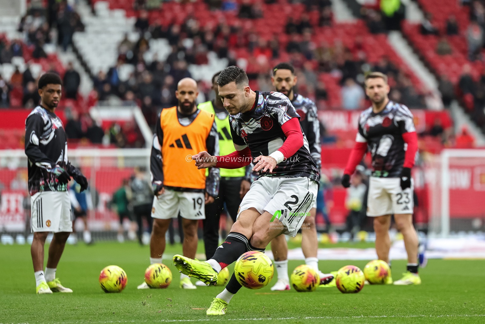 Diogo Dalot of Manchester United in the pregame warmup session during the Premier League match Manchester United vs Fulham at Old Trafford, Manchester, United Kingdom, 1st February 2026

(Photo by Mark Cosgrove/News Images)
