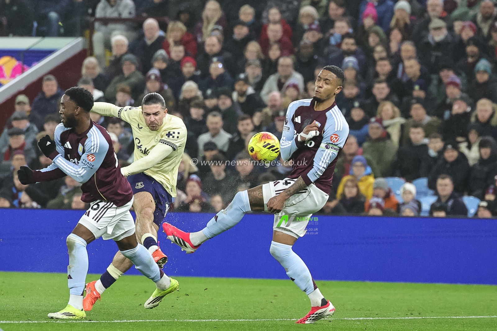 Jack Grealish of Everton shoots on goal during the Premier League match Aston Villa vs Everton at Villa Park, Birmingham, United Kingdom, 18th January 2026

(Photo by Mark Cosgrove/News Images)