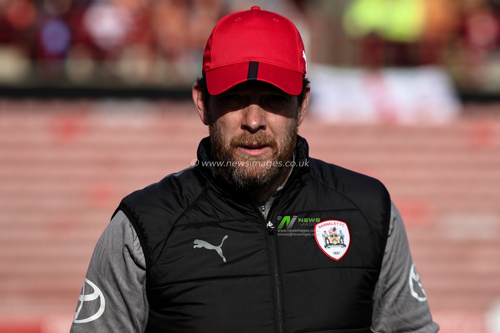 Darrell Clarke manager of Barnsley during the Sky Bet League 1 match Barnsley vs Blackpool at Oakwell, Barnsley, United Kingdom, 8th March 2025

(Photo by Mark Cosgrove/News Images)