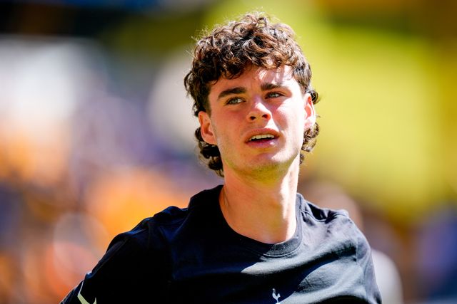 Archie Gray of Tottenham Hotspur in the pregame warmup session  during the Premier League match Wolverhampton Wanderers vs Tottenham Hotspur at Molineux, Wolverhampton, United Kingdom on 25 April 2026

(Photo by Maynard Manyowa/News Images)