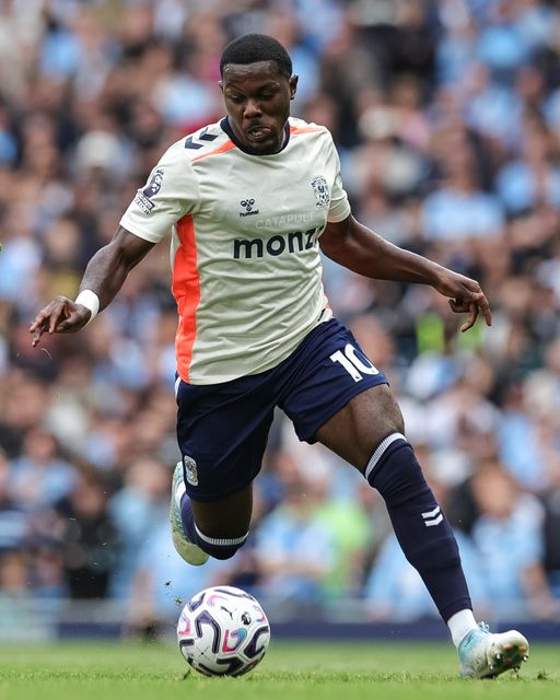 Ephron Mason-Clark of Coventry City with the ball during the Premier League match Manchester City vs Coventry City at Etihad Stadium, Manchester, United Kingdom on 05 September 2026

(Photo by Mark Cosgrove/News Images)