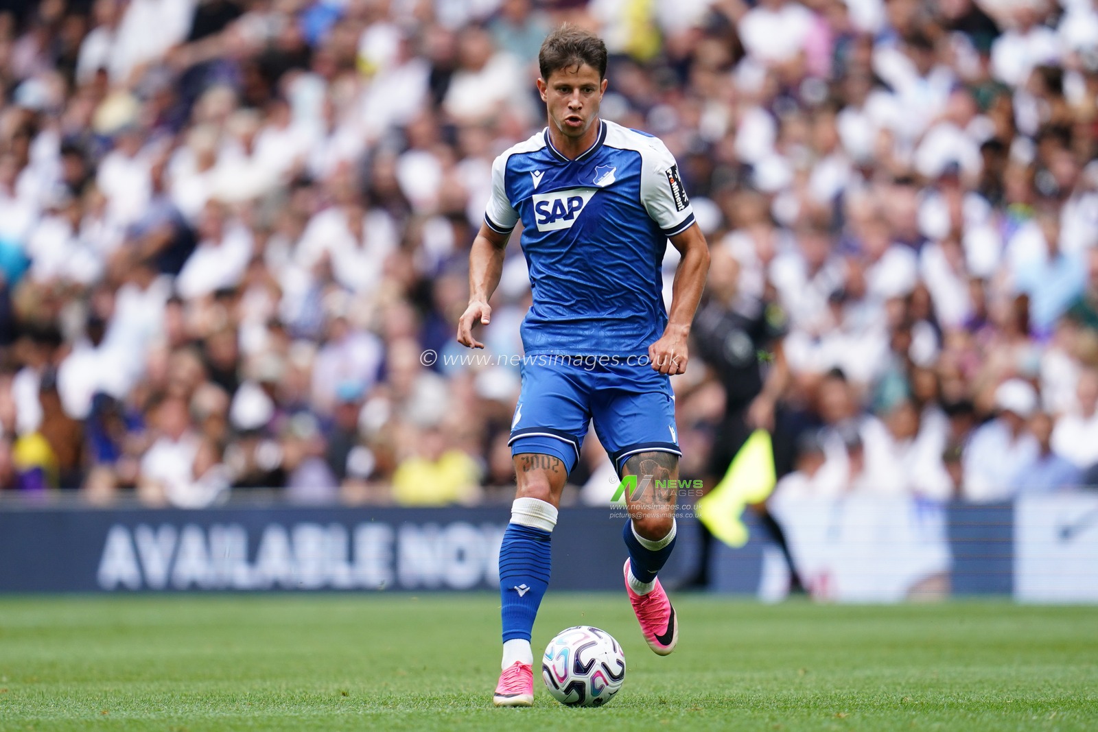 Adam Hlozek of Hoffenheim with the ball during the pre-season friendly match Tottenham Hotspur vs Hoffenheim at Tottenham Hotspur Stadium, London, United Kingdom on 15 August 2026

(Photo by Harvey Murphy/News Images)