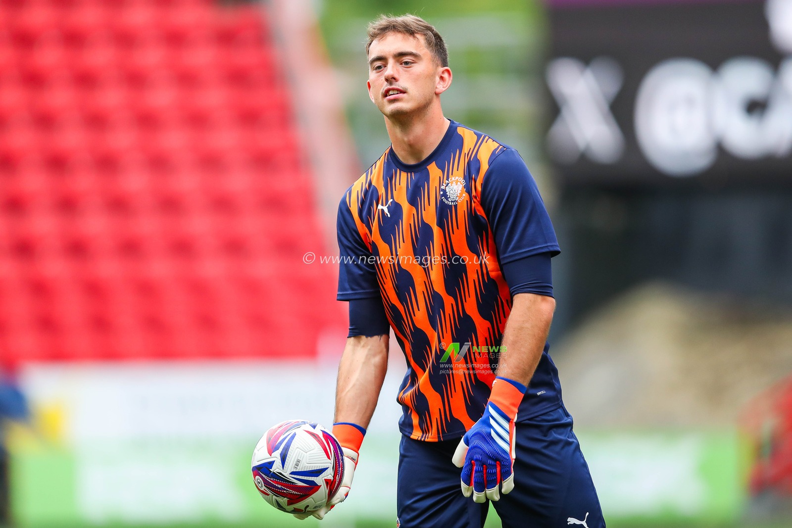 Harry Tyrer of Blackpool warms up prior to the Sky Bet League 1 match Charlton Athletic vs Blackpool at The Valley, London, United Kingdom, 21st September 2024

(Photo by Izzy Poles/News Images)