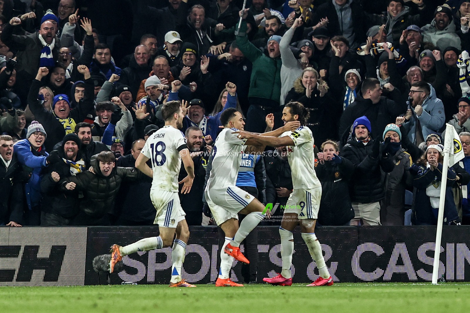 Dominic Calvert-Lewin of Leeds United celebrates his goal to make it 3-1 during the Premier League match Leeds United vs Chelsea at Elland Road, Leeds, United Kingdom, 3rd December 2025

(Photo by Alfie Cosgrove/News Images)

*** GER AUT SUI OUT ***