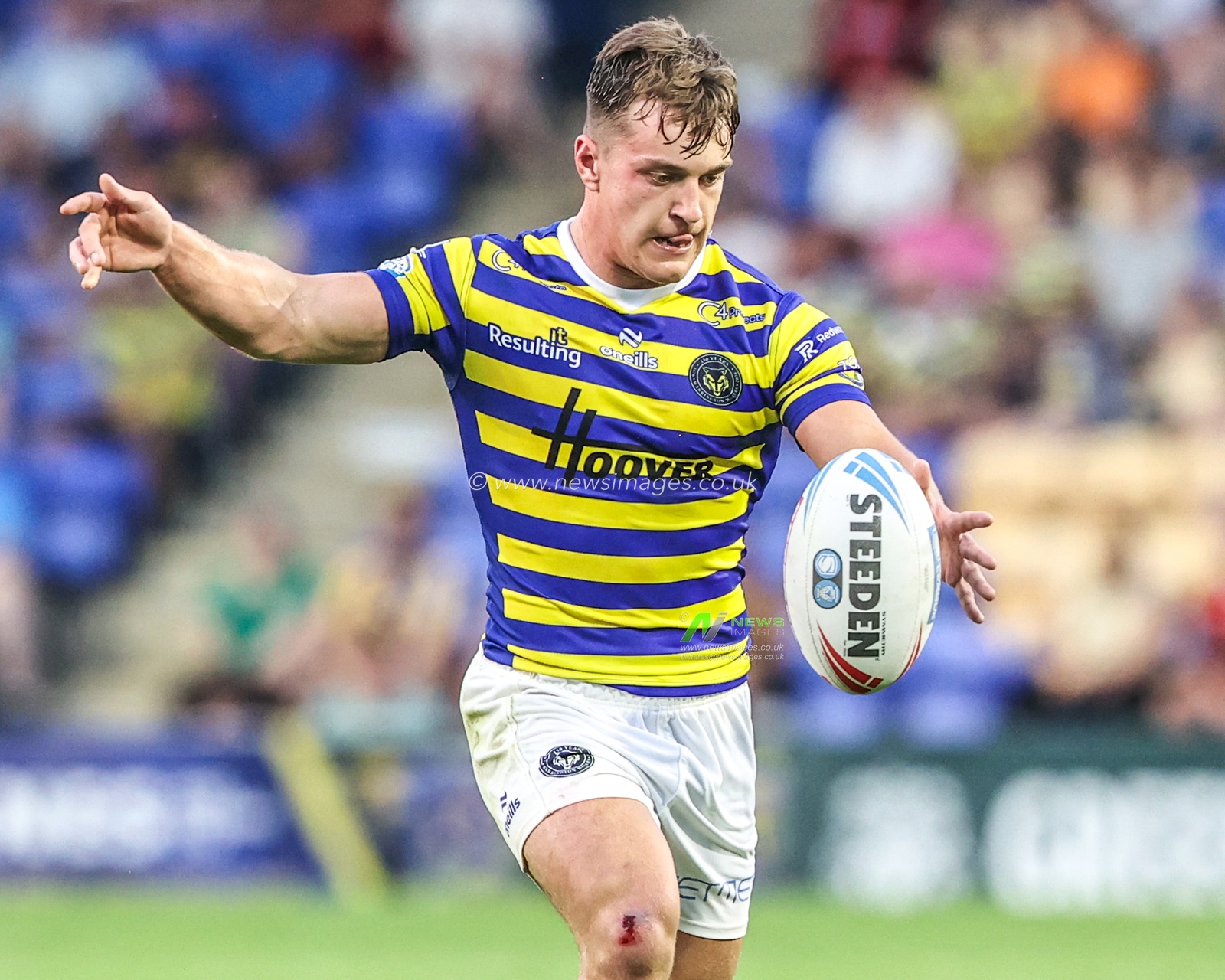 Leon Hayes of Warrington Wolves in action during the Betfred Super League round 16 match Warrington Wolves vs Catalans Dragons at The Halliwell Jones Stadium, Warrington, United Kingdom on 25 June 2026

(Photo by Alfie Cosgrove/News Images)
