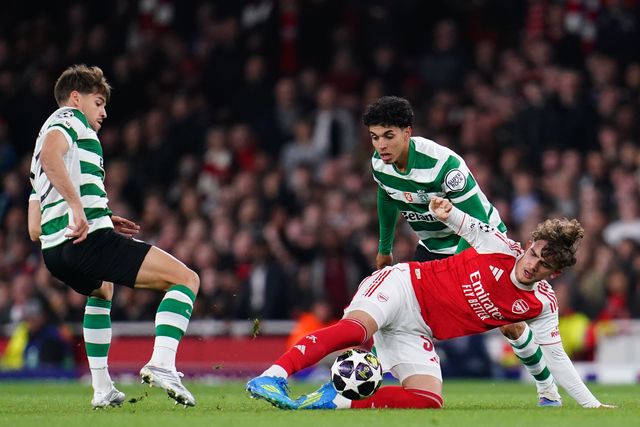 Max Dowman of Arsenal on the ball under pressure from sporting cp players during the UEFA Champions League Quarter Finals match Arsenal vs Sporting CP at Arsenal stadium, London, United Kingdom on 15 April 2026

(Photo by Harvey Murphy/News Images)