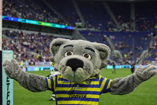 Warrington Wolves mascot Wolfie wins the half time mascot race during the Betfred Super League Magic Weekend match Leigh Leopards vs Warrington Wolves at Hill Dickinson Stadium, Liverpool, United Kingdom on 04 July 2026

(Photo by Mark Cosgrove/News Images)