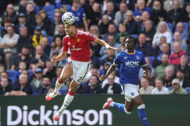 Diogo Dalot of Manchester United jumps up to win the high ball during the Premier League match Everton vs Manchester United at Hill Dickinson Stadium, Liverpool, United Kingdom on 06 September 2026

(Photo by Mark Cosgrove/News Images)