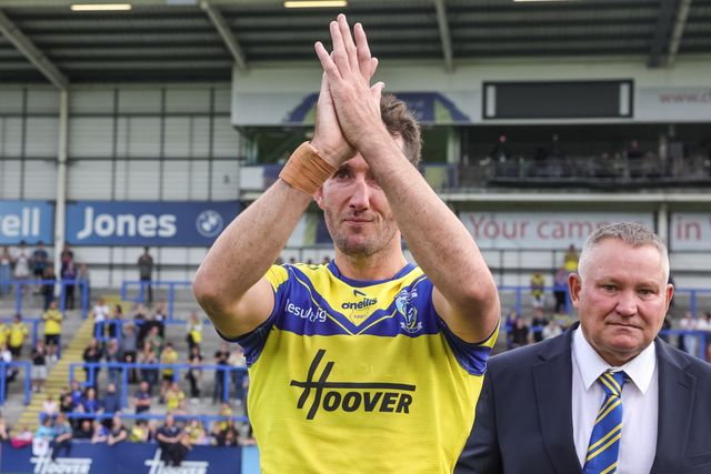 An emmissional Stefan Ratchford of Warrington Wolves bids farewell to the fans on his last ever home game as he announces his retirement  during the Betfred Super League Round 25 match Warrington Wolves vs Leigh Leopards at Halliwell Jones Stadium, Warrington, United Kingdom, 6th September 2025

(Photo by Mark Cosgrove/News Images)