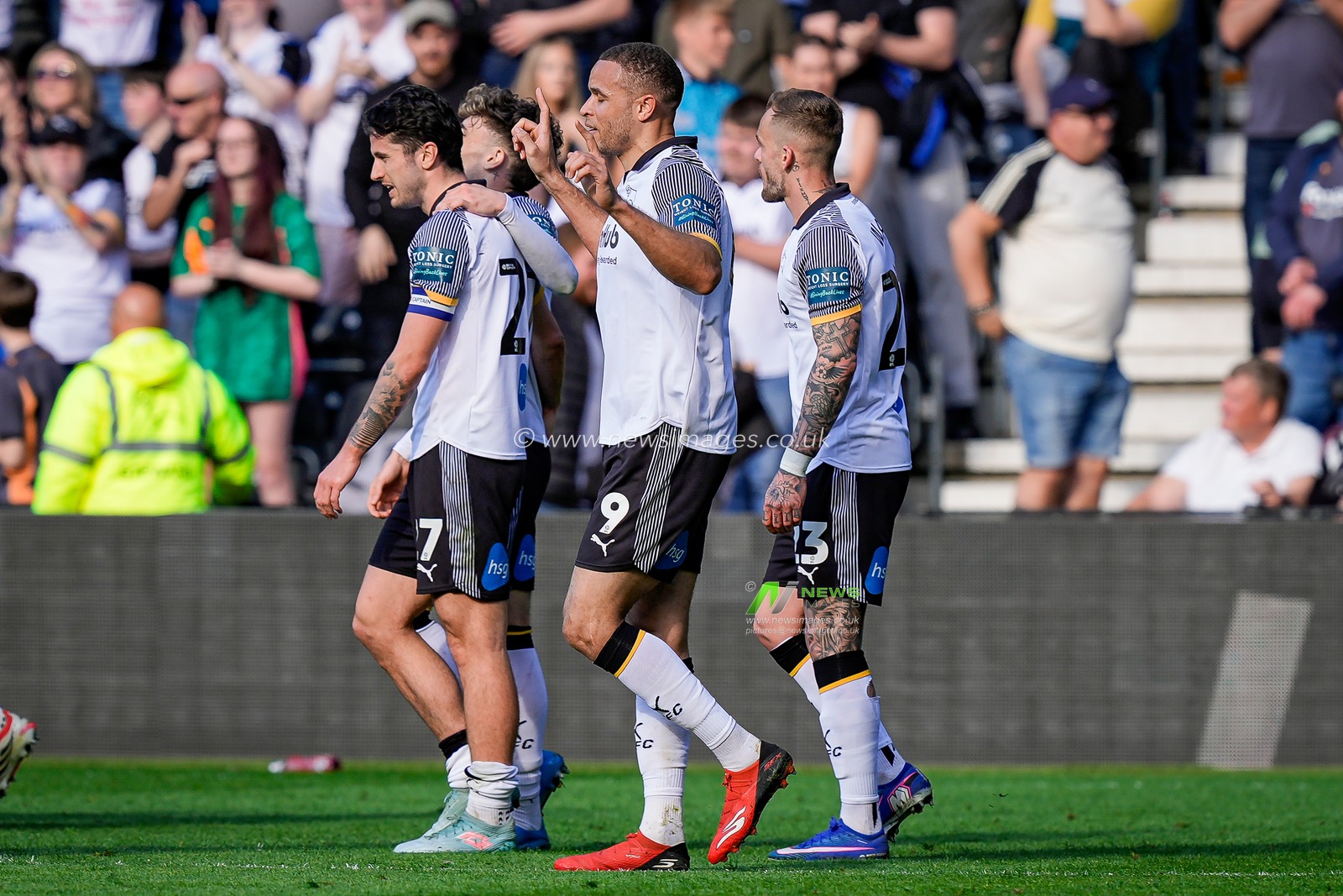 Carlton Morris of Derby County celebrates his goal to make it  2-0 during the Sky Bet Championship match Derby County vs Stoke City at Pride Park Stadium, Derby, United Kingdom on 06 April 2026

(Photo by Maynard Manyowa/News Images)