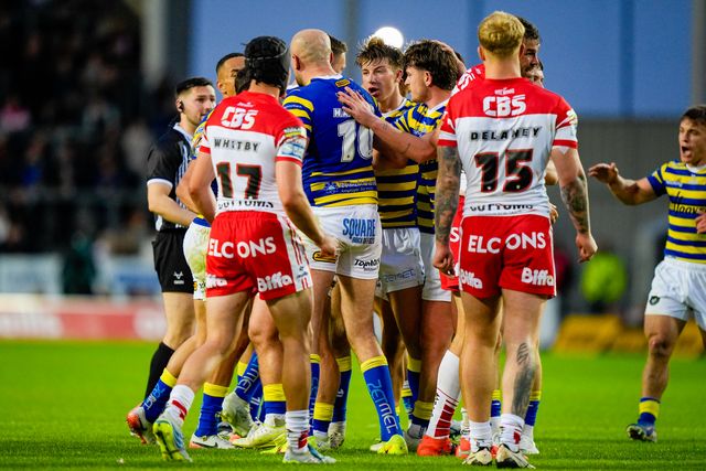 Warrington players celebrate a try that is later disallowed during the Betfred Super League round 14 match St Helens vs Warrington Wolves at The BrewDog Stadium, St Helens, United Kingdom on 11 June 2026

(Photo by Maynard Manyowa/News Images)