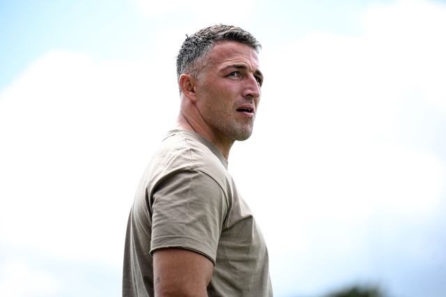 Sam Burgess, Head Coach of Warrington Wolves looks on prior to the Betfred Super League round 21 match Castleford Tigers vs Warrington Wolves at OneBore Stadium, Castleford, Untied Kingdom on 01 August 2026

(Photo by Ben Roberts/News Images)
