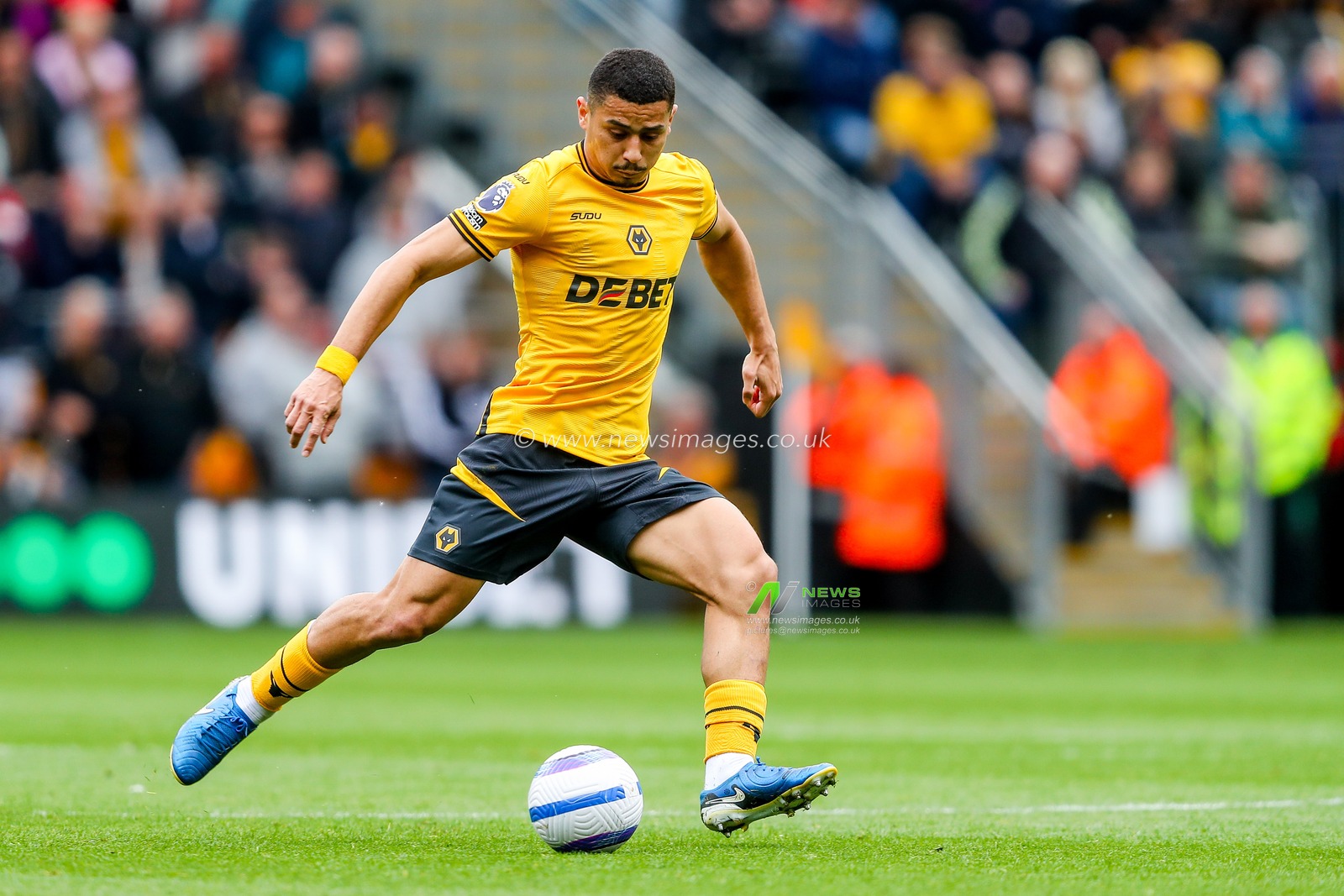 Andre of Wolverhampton Wanderers crosses the ball during the Premier League match Wolverhampton Wanderers vs Tottenham Hotspur at Molineux, Wolverhampton, United Kingdom, 13th April 2025

(Photo by Gareth Evans/News Images)