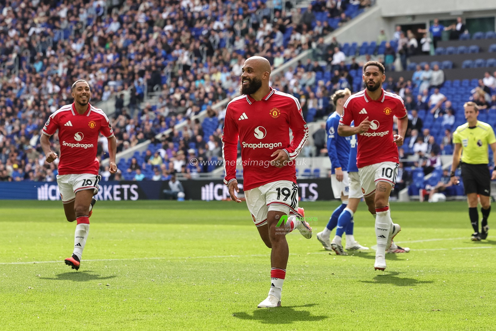 Bryan Mbeumo of Manchester United celebrates his goal to make it 0-1 during the Premier League match Everton vs Manchester United at Hill Dickinson Stadium, Liverpool, United Kingdom on 06 September 2026

(Photo by Mark Cosgrove/News Images)