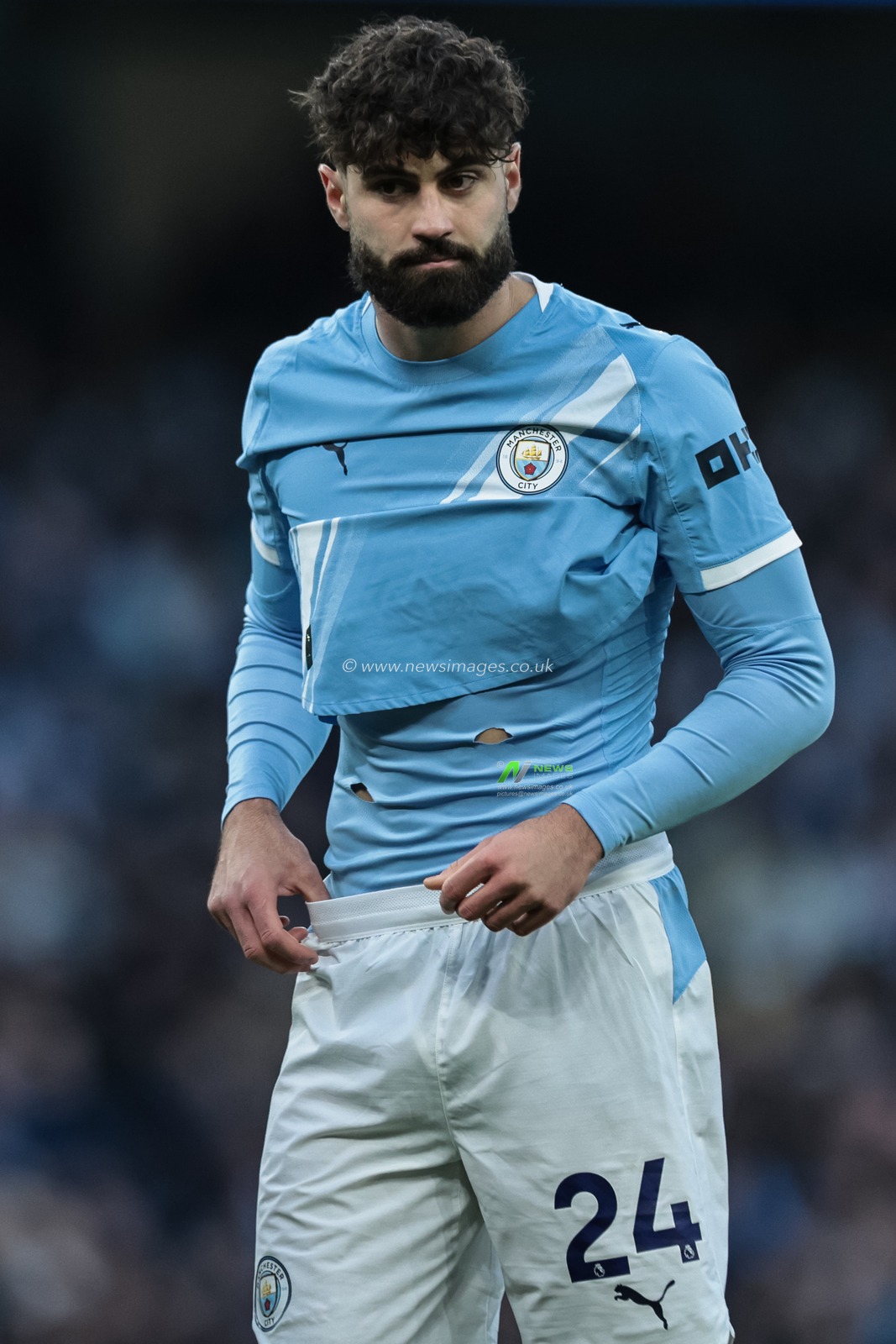 Josko Gvardiol of Manchester City during the Premier League match Manchester City vs West Ham United at Etihad Stadium, Manchester, United Kingdom, 20th December 2025

(Photo by Mark Cosgrove/News Images)

*** GER AUT SUI OUT ***