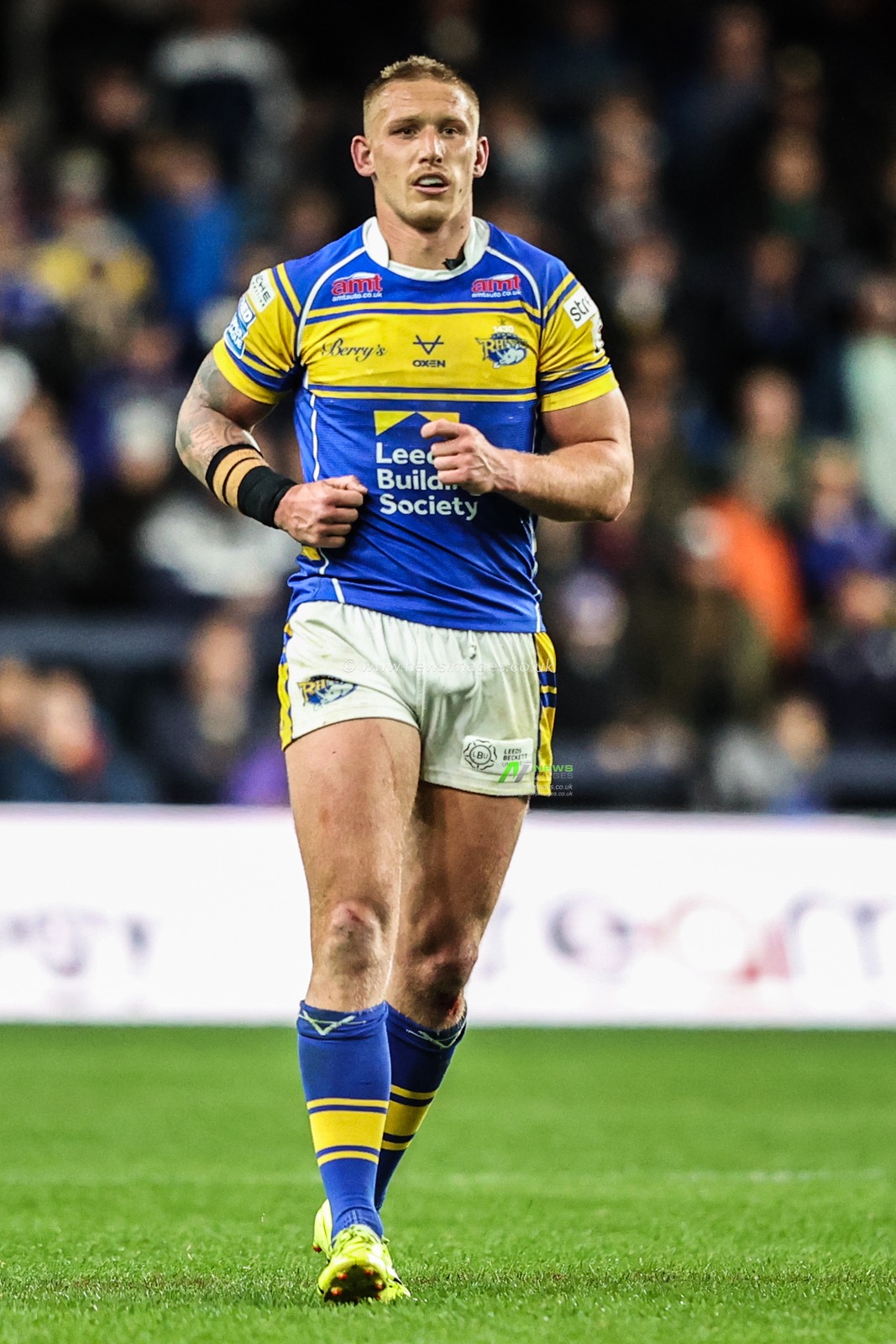 Mikolaj Oledzki of Leeds Rhinos during the Betfred Super League round 26 match Leeds Rhinos vs Catalans Dragons at Headingley Stadium, Leeds, United Kingdom, 11th September 2025

(Photo by Alfie Cosgrove/News Images)