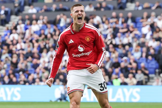 Benjamin Sesko of Manchester United scores to make it 0-2 during the Premier League match Everton vs Manchester United at Hill Dickinson Stadium, Liverpool, United Kingdom on 06 September 2026

(Photo by Mark Cosgrove/News Images)